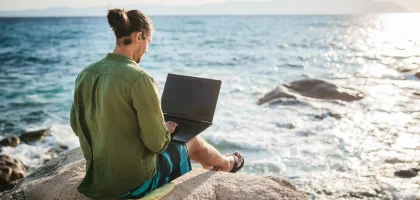 Статья о цифровых кочевников: как выбрать отель с Wi-Fi, найти коворкинги в Геленджике и Бангкоке. Советы для работы в путешествиях