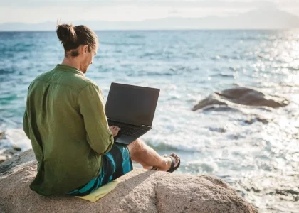 Статья о цифровых кочевников: как выбрать отель с Wi-Fi, найти коворкинги в Геленджике и Бангкоке. Советы для работы в путешествиях